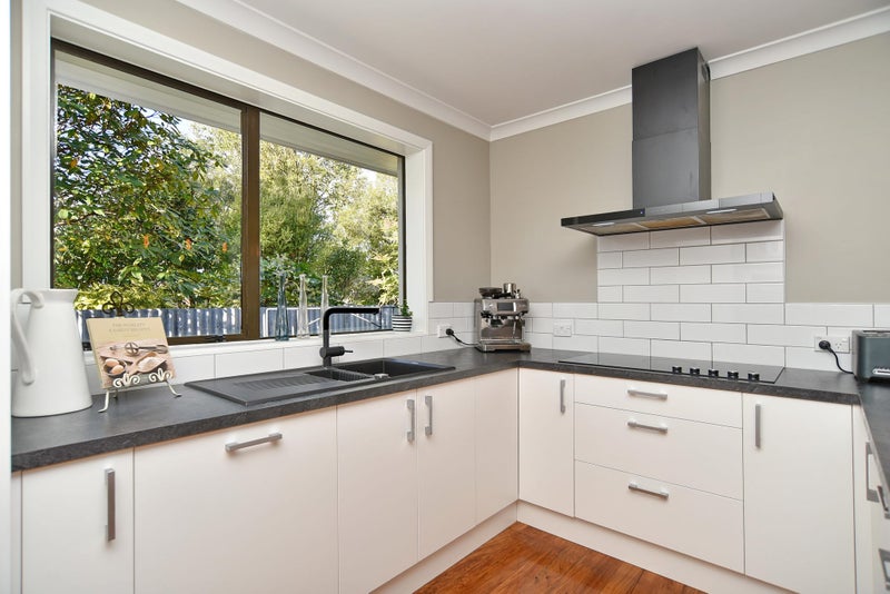 2 Larch Place, Casebrook, Christchurch - Carousel 2