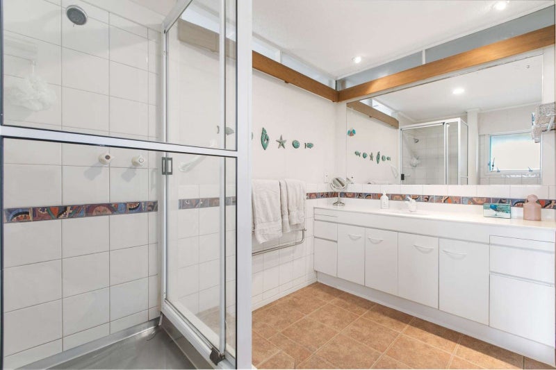 139 Glenfield Road, Hillcrest, Auckland - Carousel 10