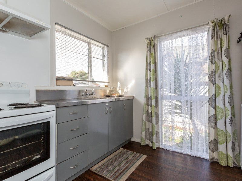 318A Portsmouth road, Flaxmere, Hastings - Carousel 2