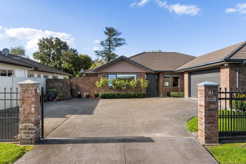 41 Sterling Park, Lytton West, Gisborne - Carousel 2