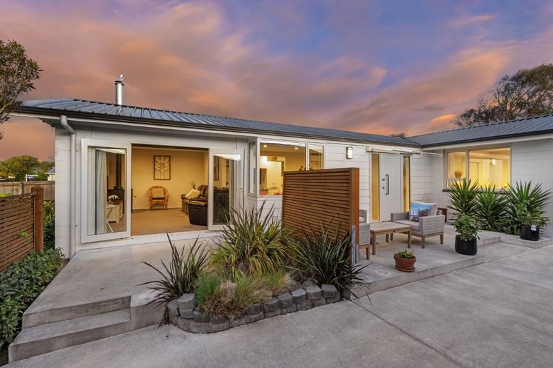 143 Queenspark Drive, Parklands, Christchurch - Carousel 2