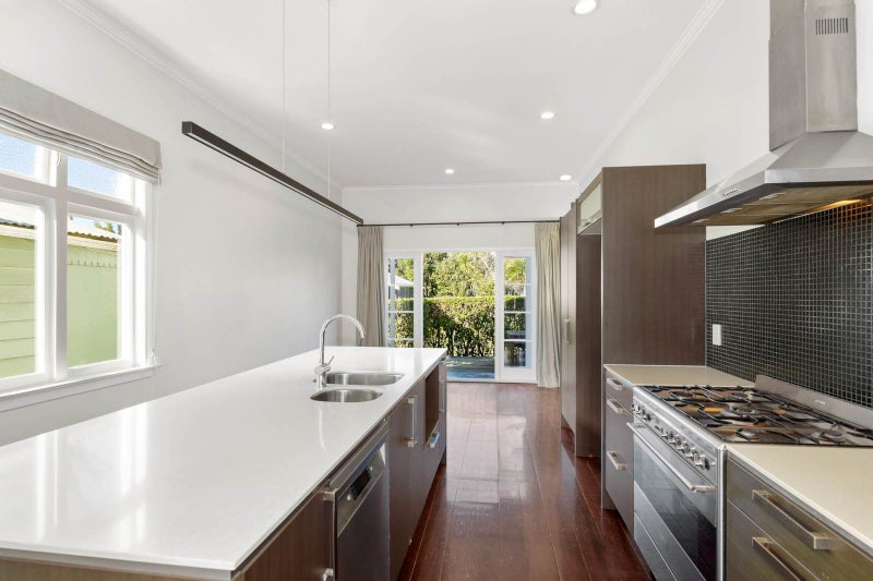 37 Warwick Avenue, Westmere, Auckland - Carousel 1