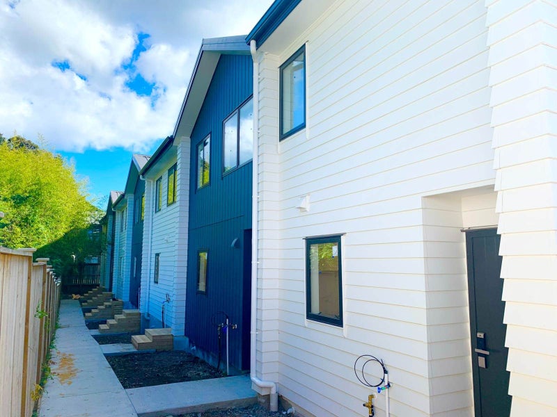 7/28 Netherlands Avenue, Kelston, Auckland - Carousel 1