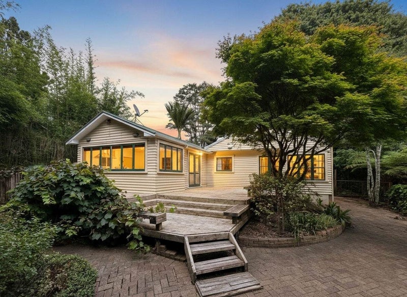 182 Woodlands Park Road, Titirangi, Auckland - Carousel 1