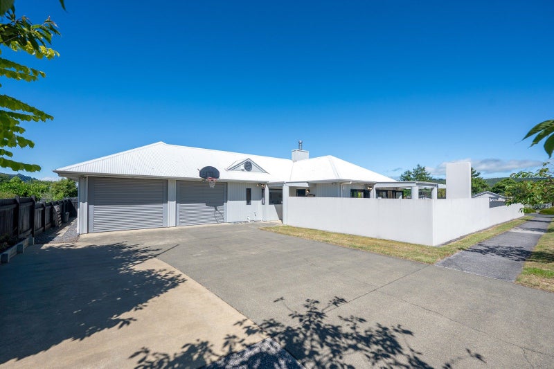 1 Antonia Place, Kinloch, Taupō - Carousel 1
