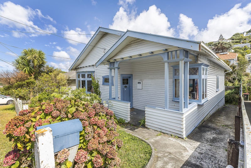 22 Hohiria Road, Hataitai, Wellington - Carousel 2