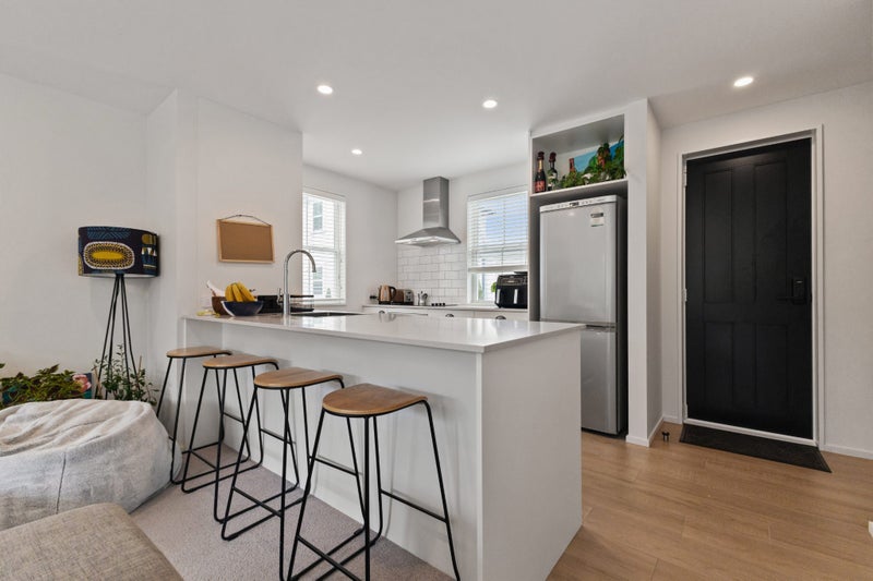 2/24 Devon Street, Sydenham, Christchurch - Carousel 2