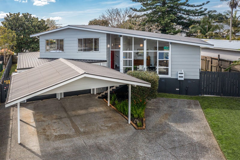 23 Waterlea Avenue, Mangere Bridge, Auckland - Carousel 1