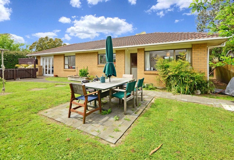 2/8 Esmonde Road, Takapuna, Auckland - Carousel 1