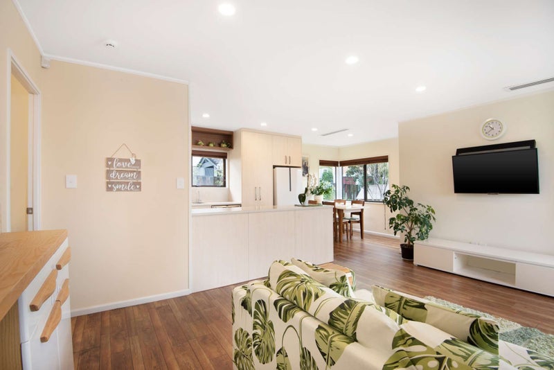 1/16 Atlantis Place, Totara Vale, Auckland - Carousel 9