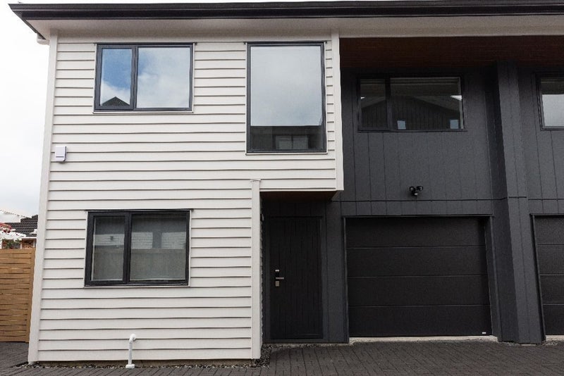 57B Neil Avenue, Te Atatu Peninsula, Auckland - Carousel 2