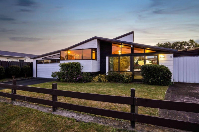 8 Marchant Place, Westown, New Plymouth - Carousel 1