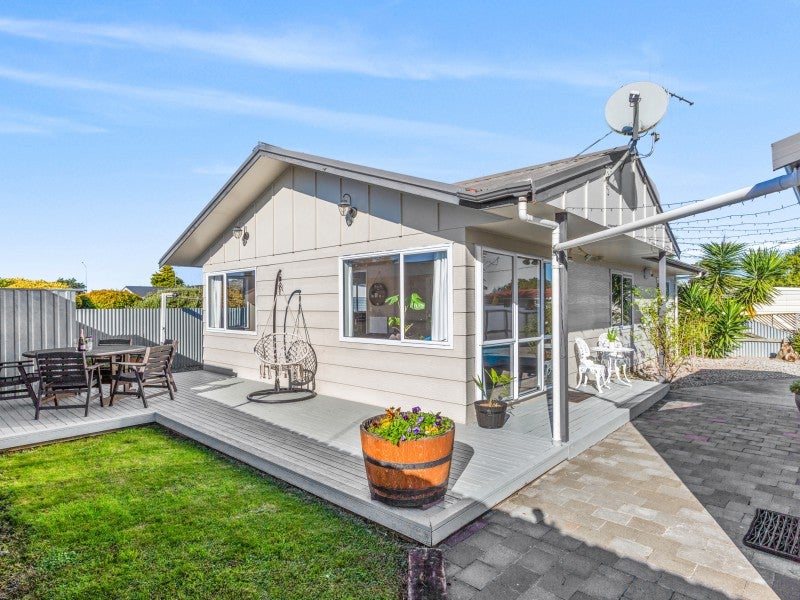 2/17 ATHERFOLD Crescent, GREENMEADOWS, NAPIER - Carousel 1