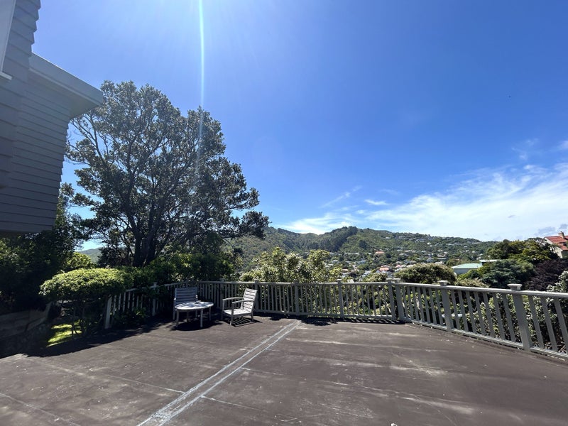 25 Torwood Road, Khandallah, Wellington - Carousel 24
