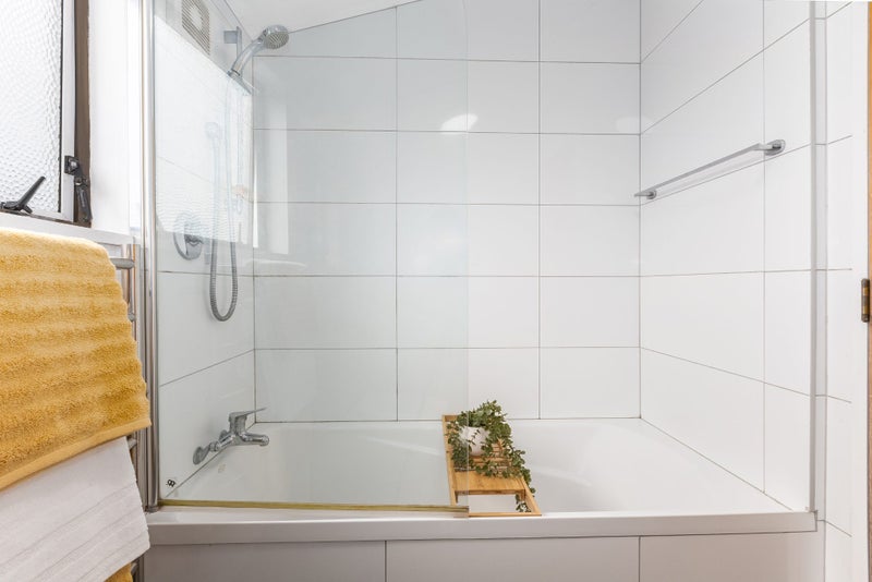 6/25 Tennyson ST, PETONE, LOWER HUTT - Carousel 13