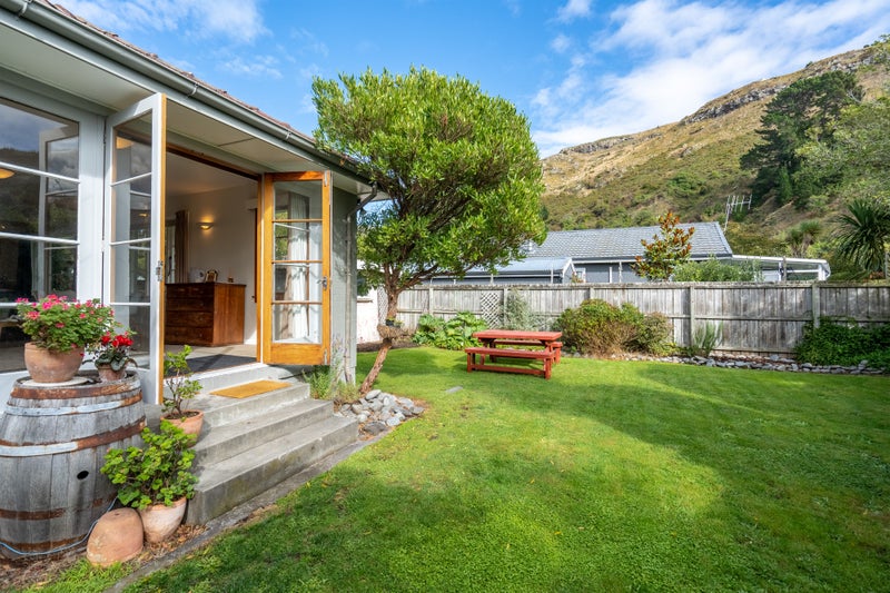 9 Duncan Street, Sumner, Christchurch - Carousel 1
