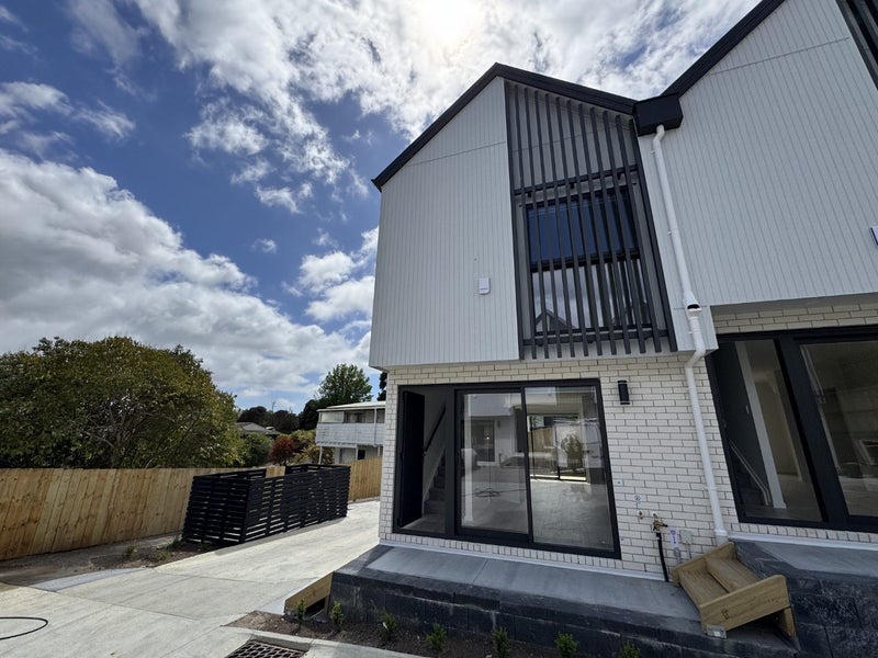 1/36 Fairdale Place, Birkdale, Auckland - Carousel 1