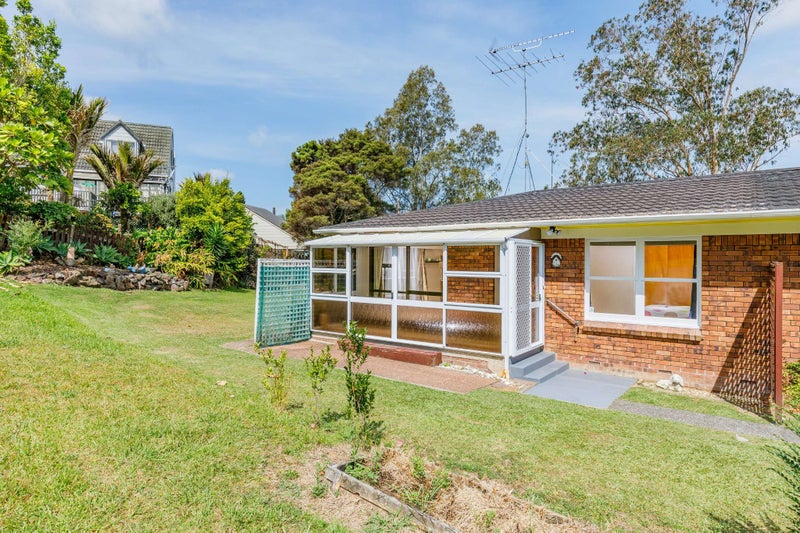 2/53 Ayton Drive, Totara Vale, Auckland - Carousel 13