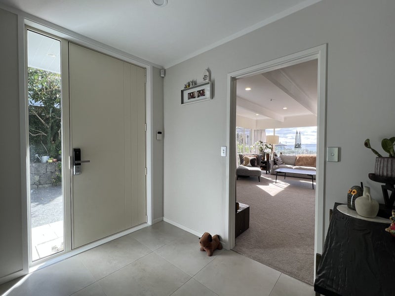 2A Eastcliffe Road, Castor Bay, Auckland - Carousel 2