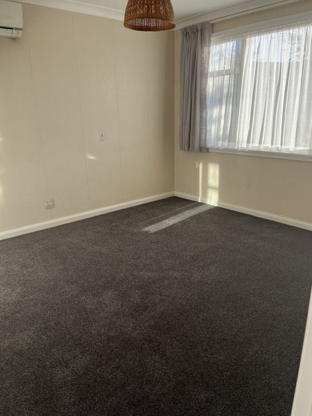 14 Chester Crescent, West End, Palmerston North - Carousel 1