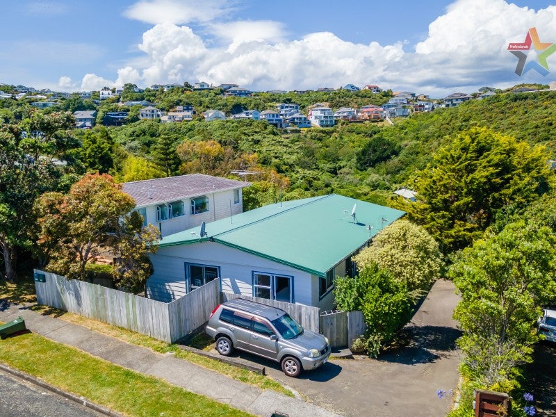 12A Cedar Street, Maungaraki, Lower Hutt - Carousel 1