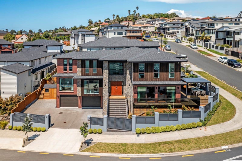 47 Fernhill Way, Oteha, Auckland - Carousel 1