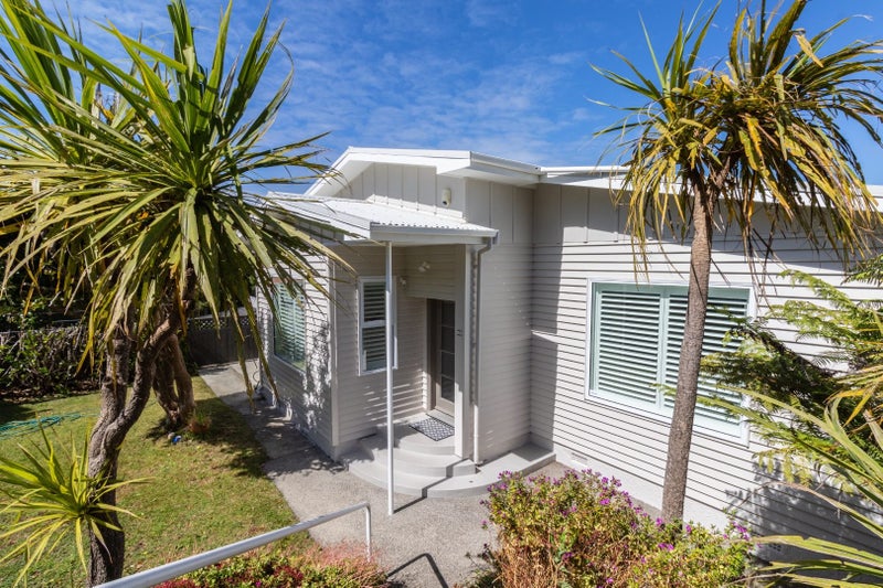 131 Seatoun Heights Road, Miramar, Wellington - Carousel 1