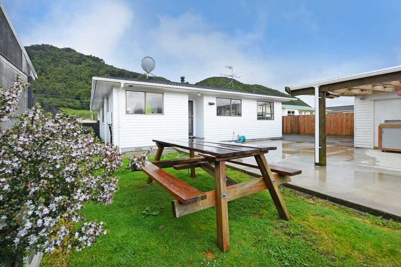 4 Fremont Grove, Totara Park, Upper Hutt - Carousel 2