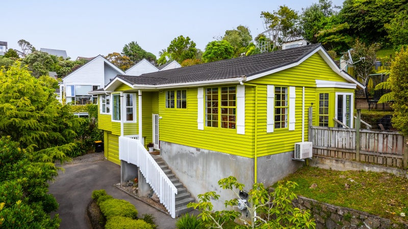 18 Chisbury Lane, Churton Park, Wellington - Carousel 1