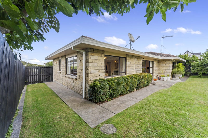 2/30 Victoria Road , Papatoetoe, Auckland - Carousel 2