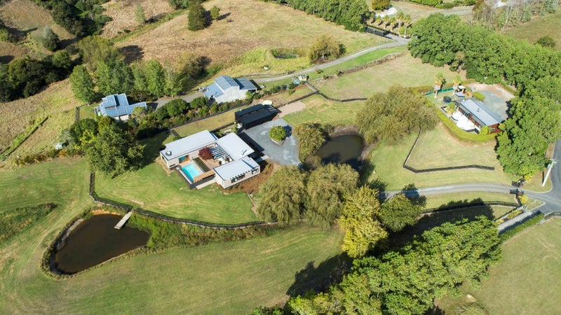 47 Hardens Lane, Paremoremo, Auckland - Carousel 2