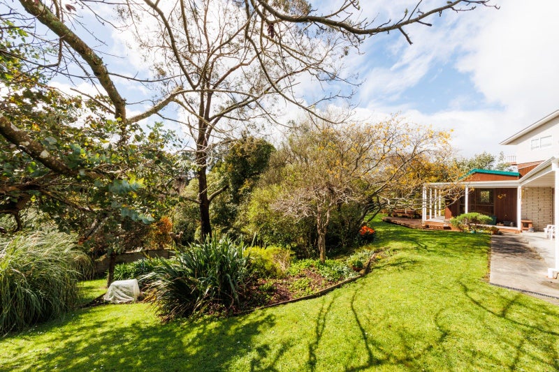 16 Clifton Terrace, Fitzherbert, Palmerston North - Carousel 2
