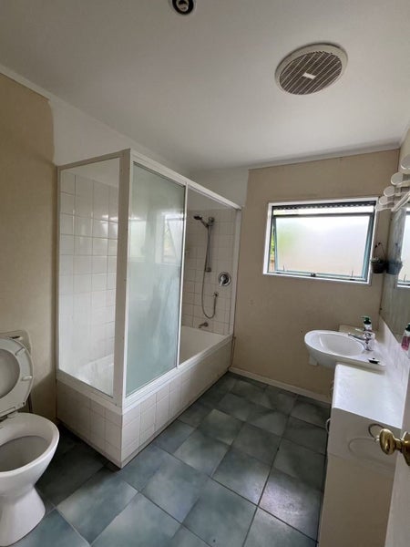 2/15 Dunn Place, Farm Cove, Auckland - Carousel 12