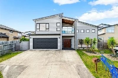 18 Catlins Place, Fairview Heights, Auckland - Carousel 1