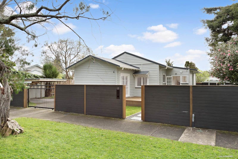 2 Oregon Avenue, Avondale, Auckland - Carousel 1