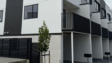 6 Kanapa Road, Northcross, Auckland - Carousel 1