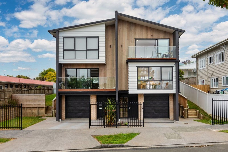 1A Derwent Street, Morningside, Auckland - Carousel 1