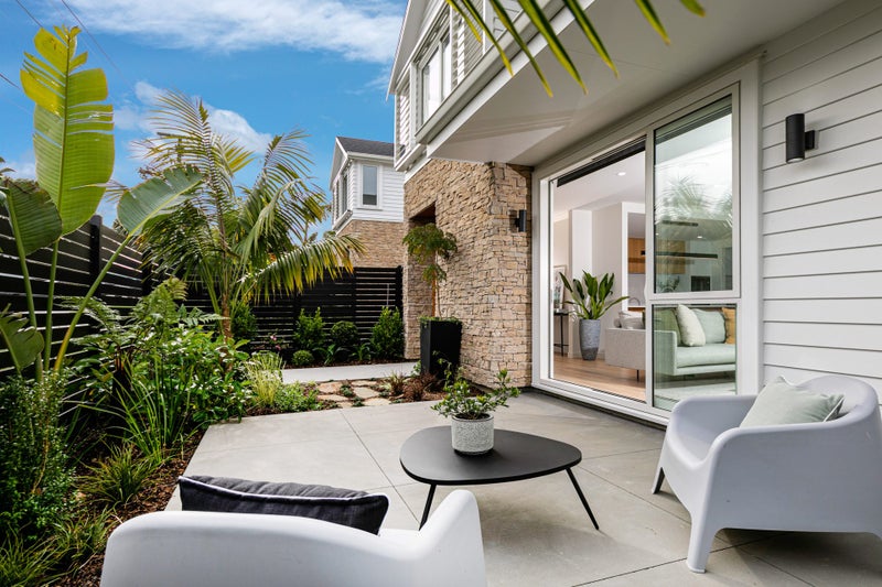 35A Waiake Street, Torbay, Auckland - Carousel 1