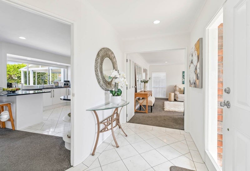 32 Matterhorn Crescent, Northpark, Auckland - Carousel 2