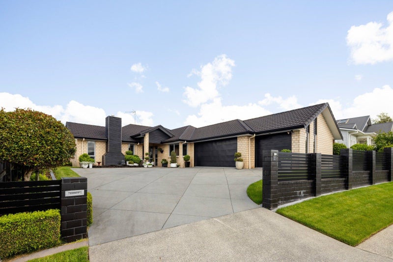 3 Cornice Place, Flagstaff, Hamilton - Carousel 1