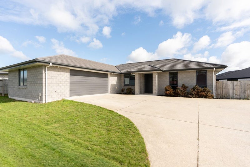 11 Matawhero Place, Hamilton - Carousel 1