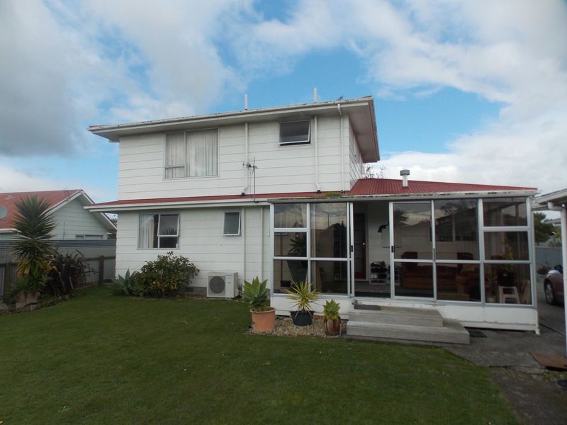 31 Hillcrest Drive, Kelvin Grove, Palmerston North - Carousel 2