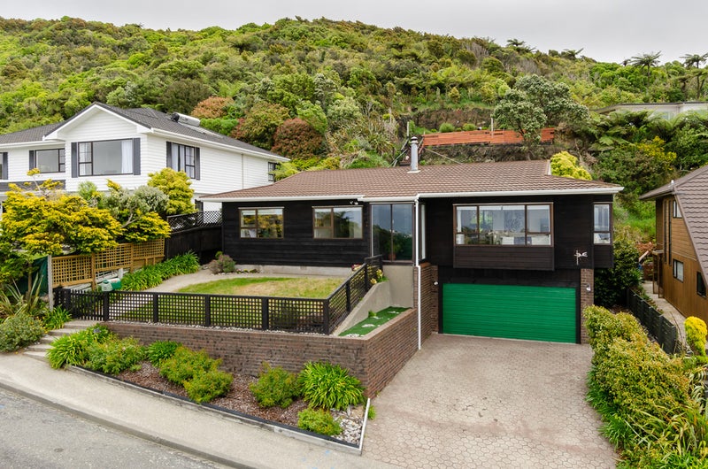 22 Kilsyth Street, Karori, Wellington - Carousel 1