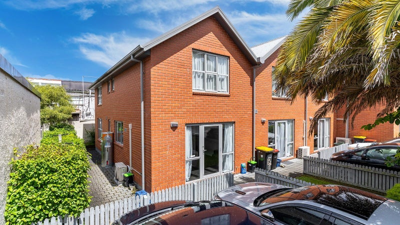 2D Saint David Street, North Dunedin, Dunedin - Carousel 1