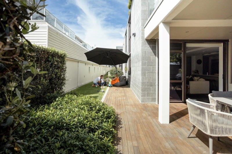 48 Marine Parade, Mount Maunganui, Mount Maunganui - Carousel 2