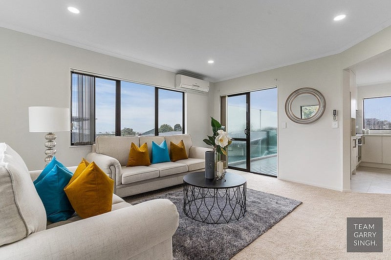 20 Hilltop Road, Clover Park, Auckland - Carousel 2