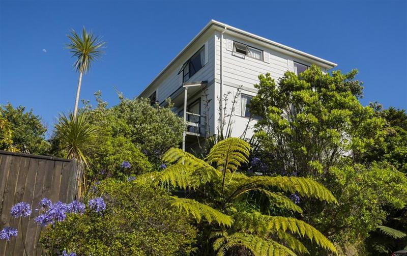 2/27 Cheltenham Terrace, Newlands, Wellington - Carousel 1