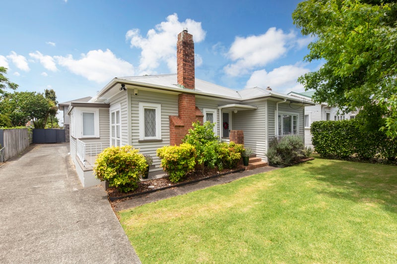 65 Tawa Road, One Tree Hill, Auckland - Carousel 1