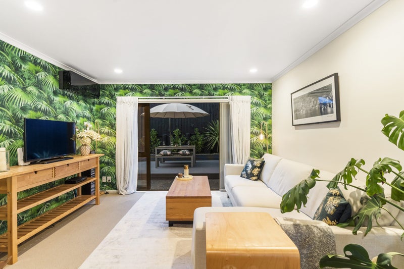 43 Barnea Circle, Glen Eden, Auckland - Carousel 2