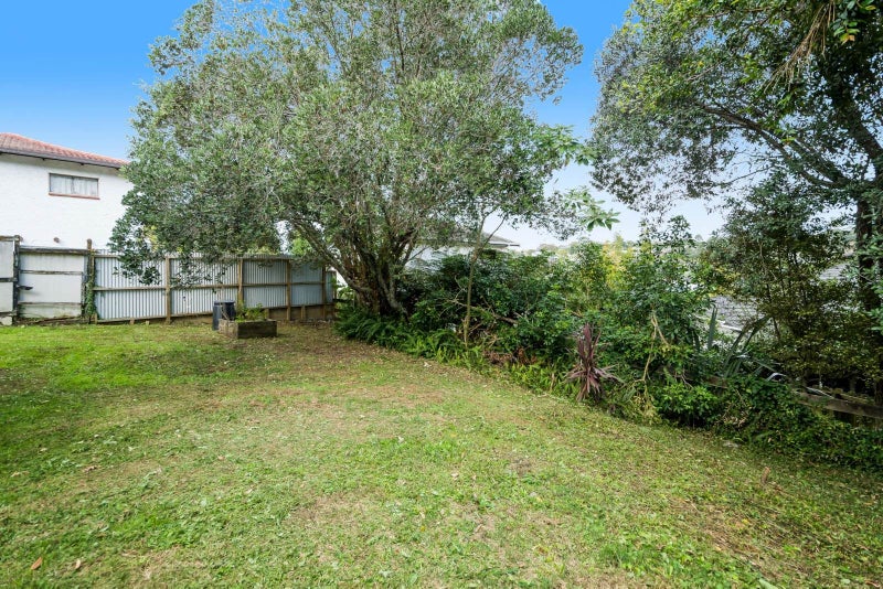 2/5 Phillipa Place, Browns Bay, Auckland - Carousel 18